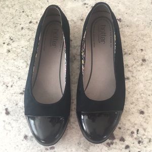 Hotter black two-tone flats